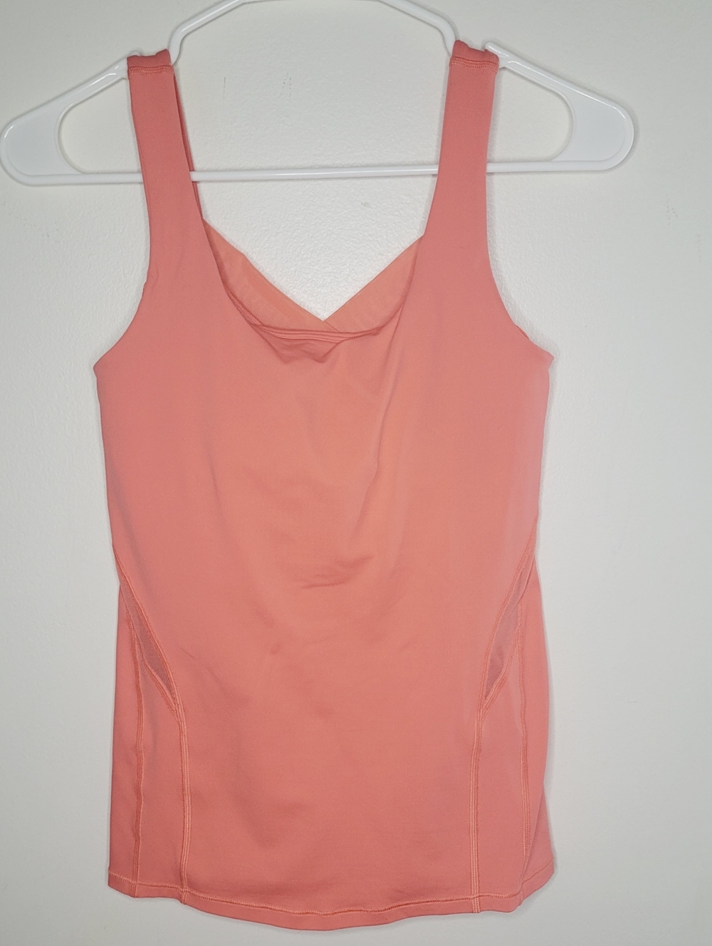 Lululemon Rise And Flow Criss-Cross Tank Coral Size 4 Padded Adjustable Straps